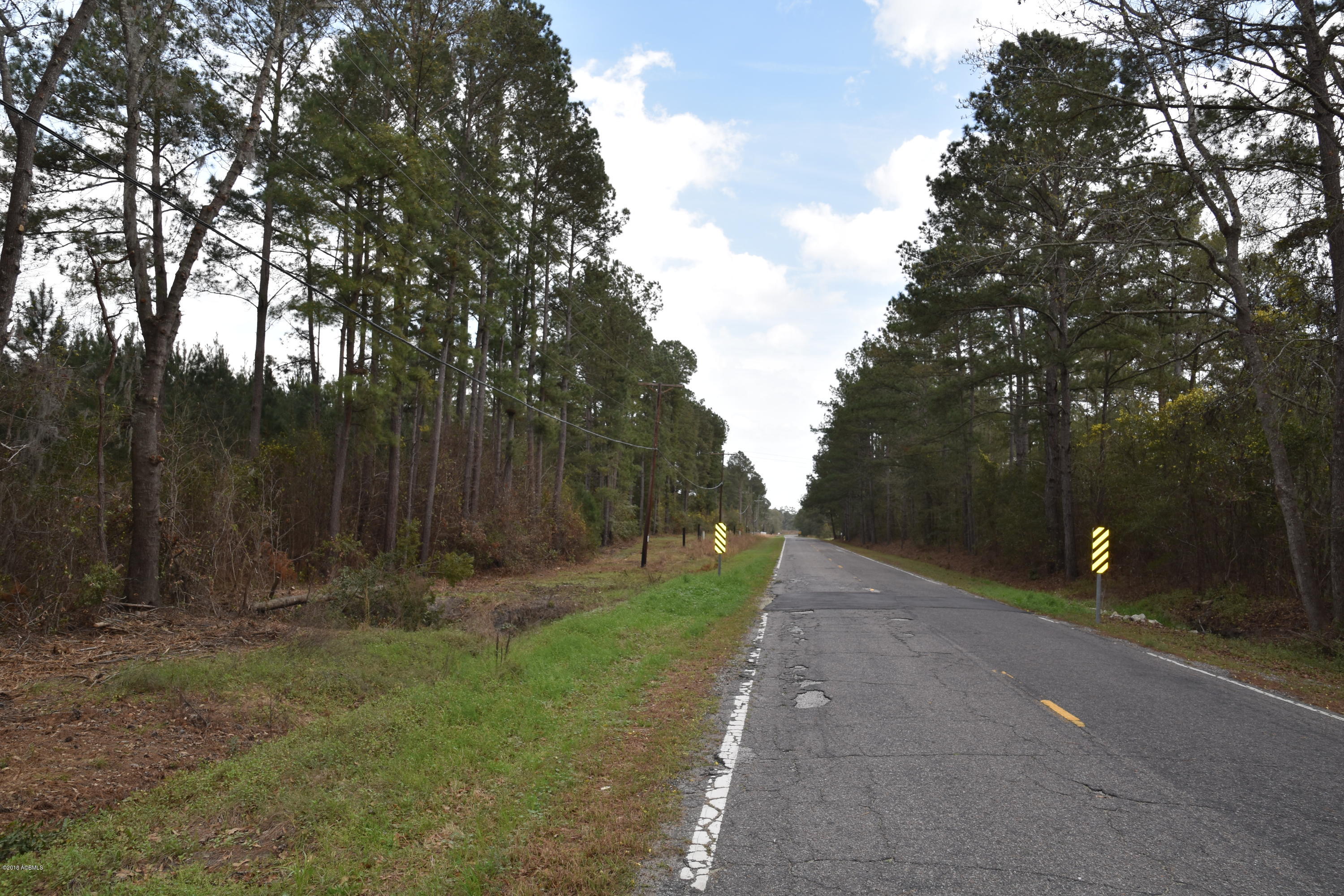 182 Clarendon Road Beaufort, SC 29906 - Photo 7 of 10 DSC_0471