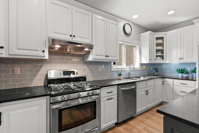 $464,900 | 1724 Remington Ridge Way, De Pere, WI 54115