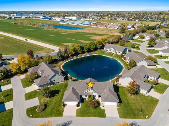 $464,900 | 1724 Remington Ridge Way, De Pere, WI 54115