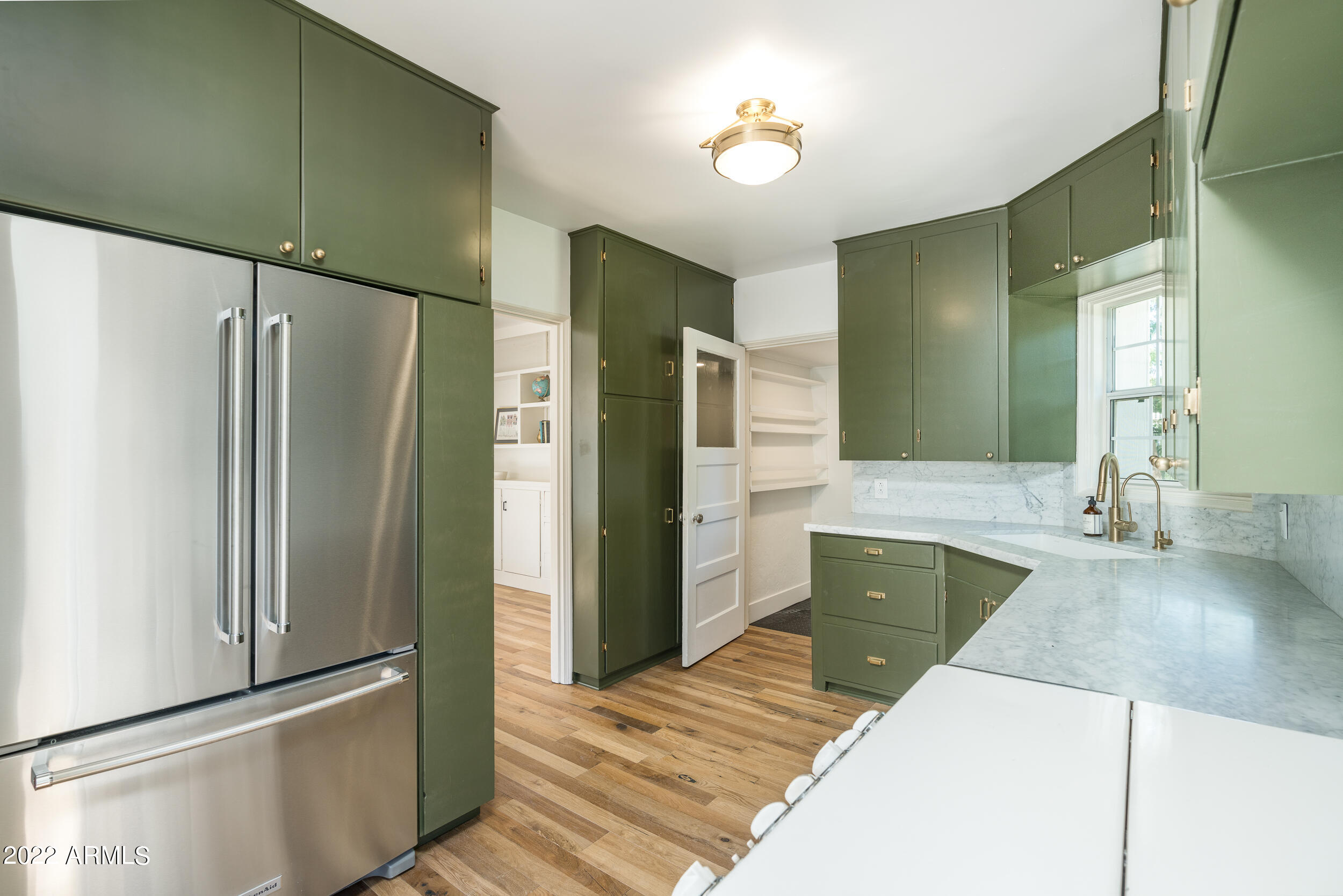 653 North Robson Mesa, AZ 85201 - Photo 17 of 41 Additional kitchen view