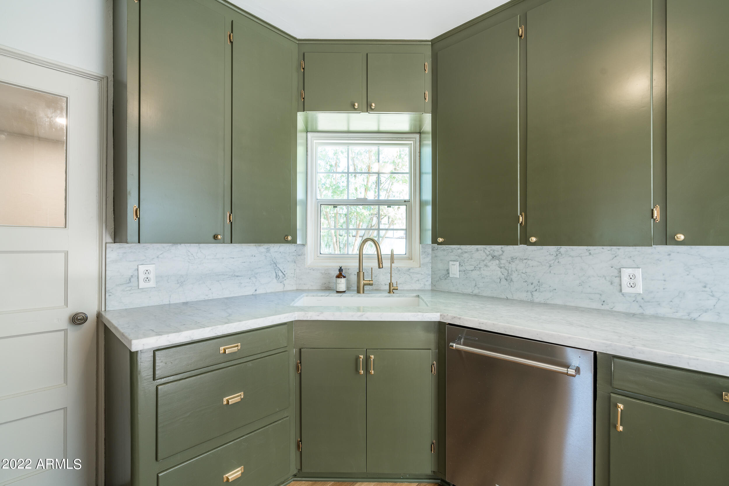 653 North Robson Mesa, AZ 85201 - Photo 18 of 41 Kitchen overlooks rear yard