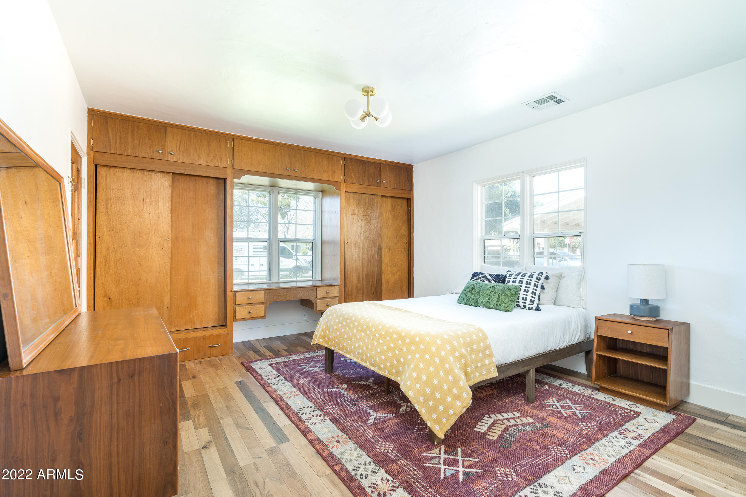 653 North Robson Mesa, AZ 85201 - Photo 19 of 41 Owner's suite