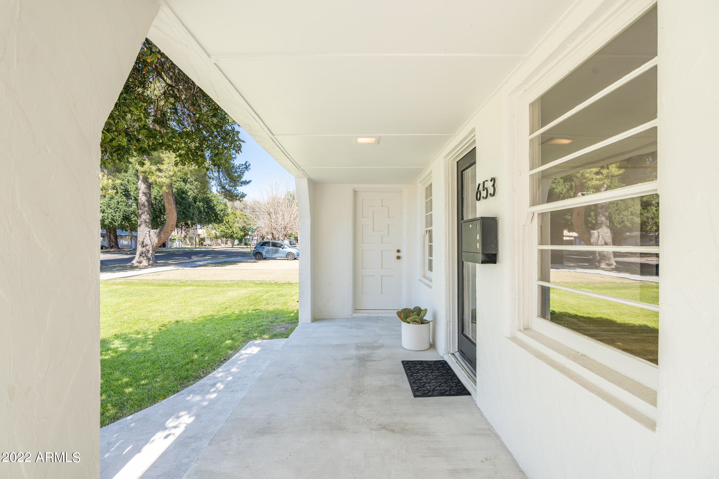 653 North Robson Mesa, AZ 85201 - Photo 5 of 41 Refinished front sitting porch