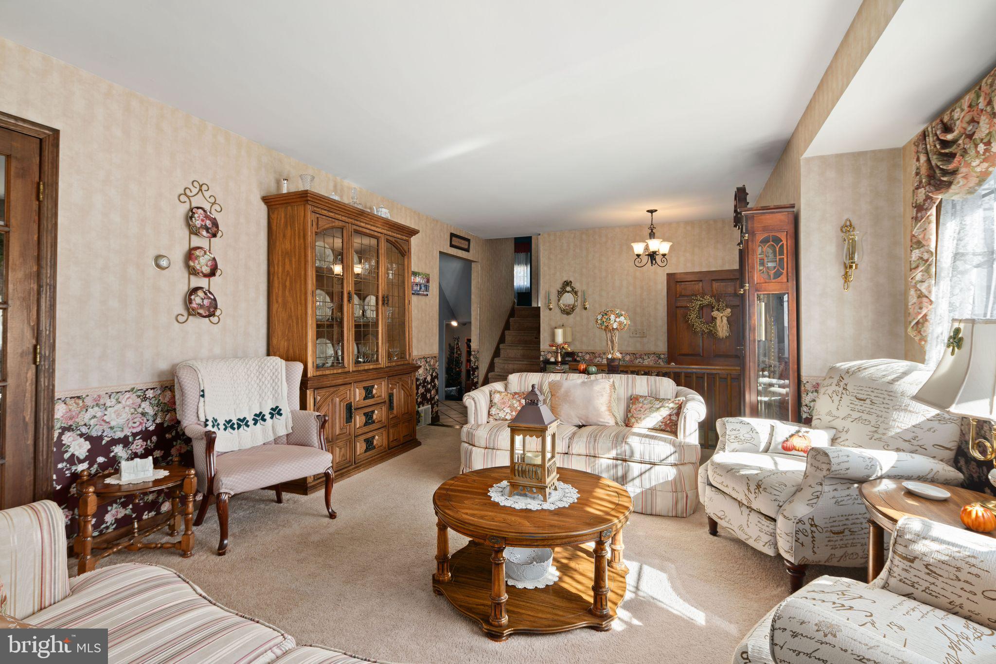 2413 Arden Road Cinnaminson, NJ 08077 - Photo 10 of 39 Living Room
