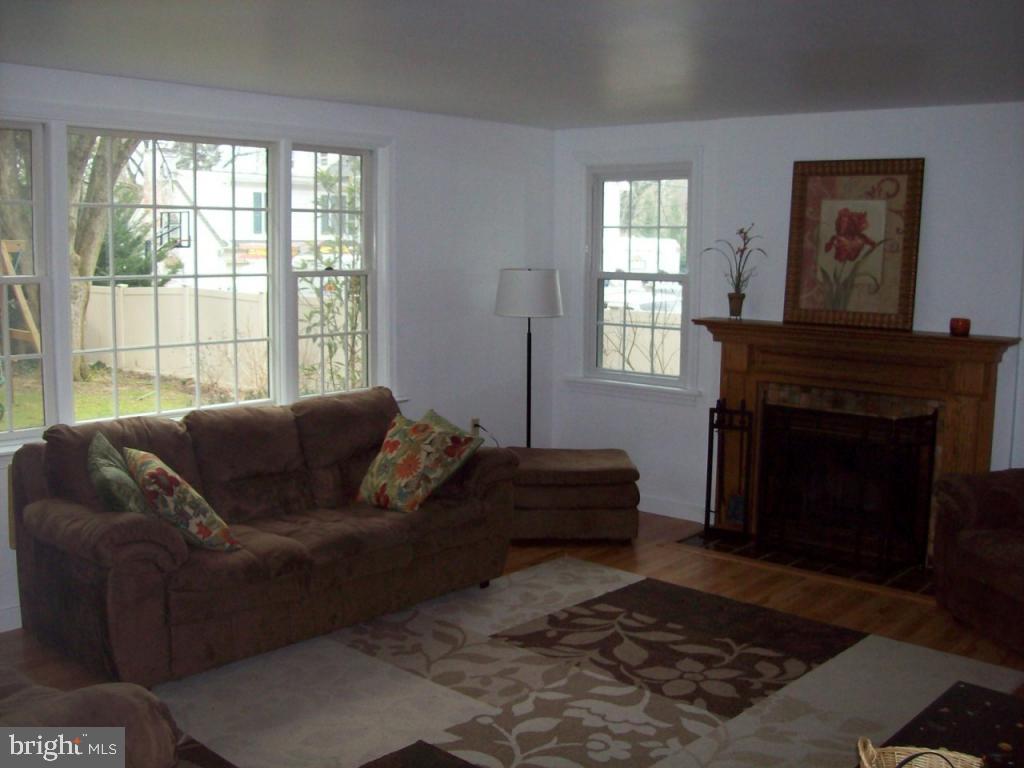1320 Newton Road Lancaster, PA 17603 - Photo 3 of 23 Gallery Image 3