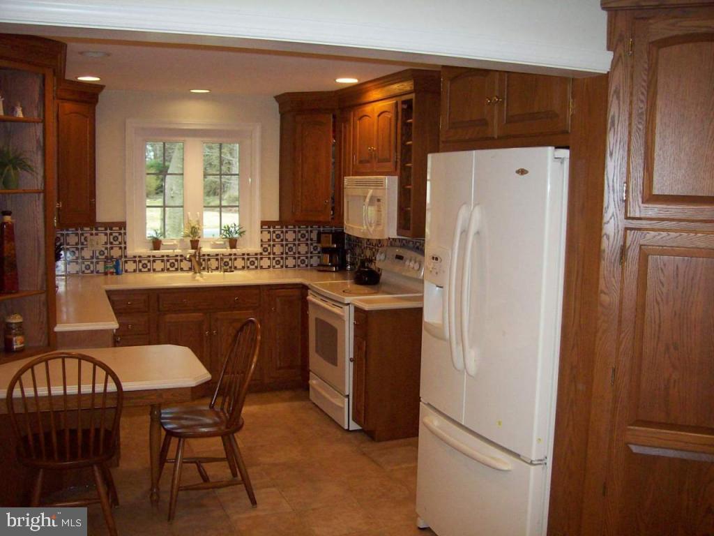 1320 Newton Road Lancaster, PA 17603 - Photo 6 of 23 Gallery Image 6