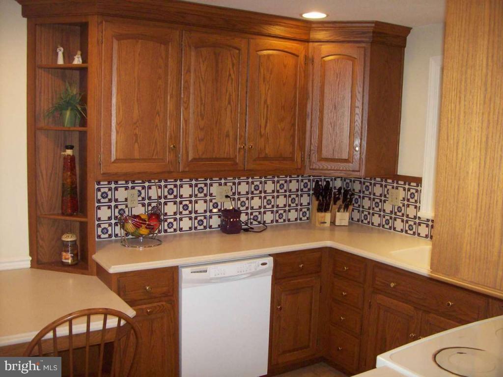 1320 Newton Road Lancaster, PA 17603 - Photo 7 of 23 Gallery Image 7