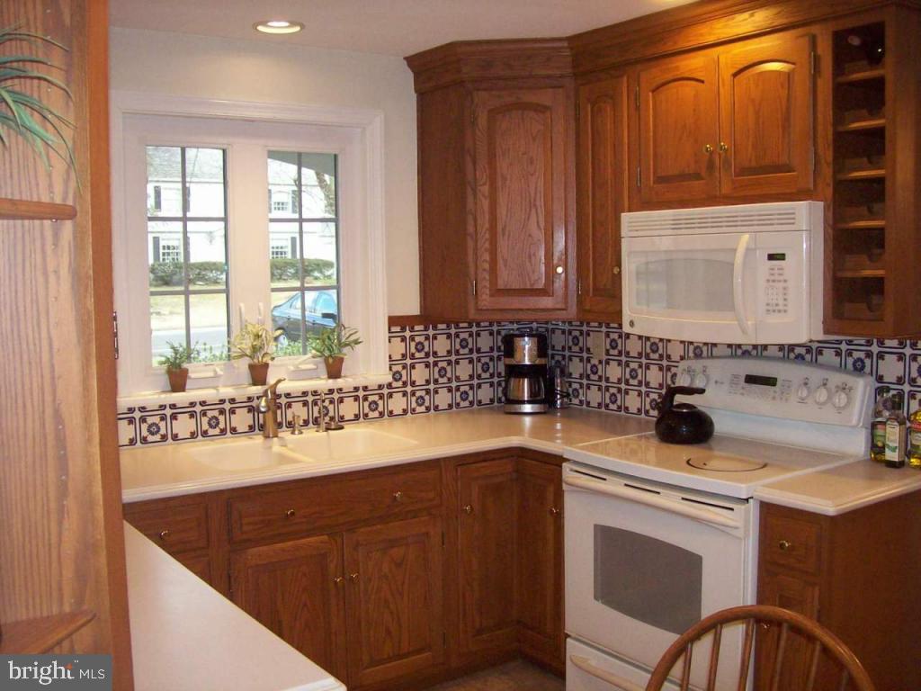 1320 Newton Road Lancaster, PA 17603 - Photo 8 of 23 Gallery Image 8