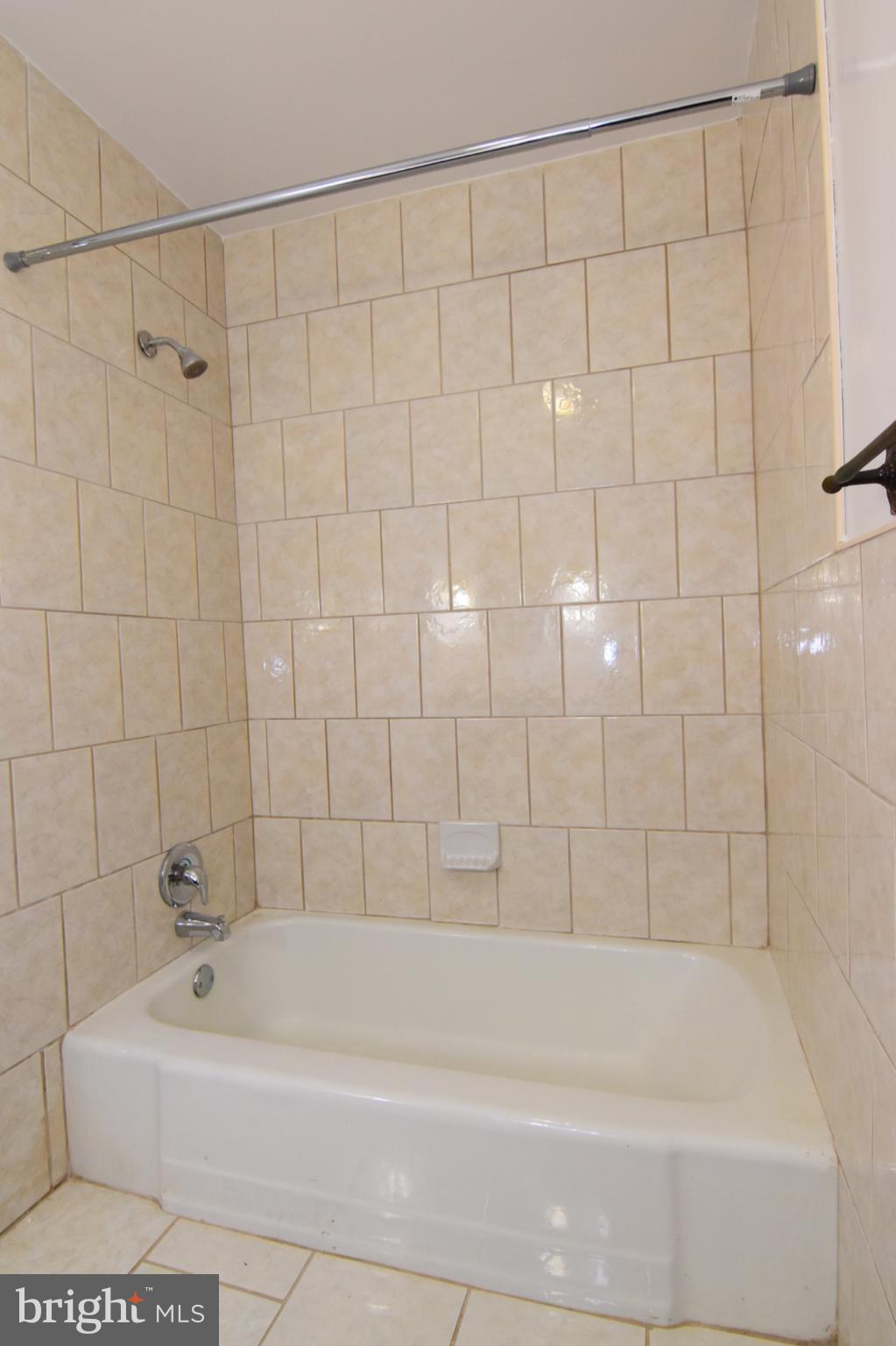 6107 Frontier Drive Springfield, VA 22150 - Photo 19 of 29 Bath