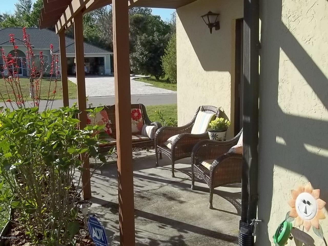 1140 Gary Hunt Road, Unit A Cocoa, FL 32926 - Photo 34 of 35 seating area in front