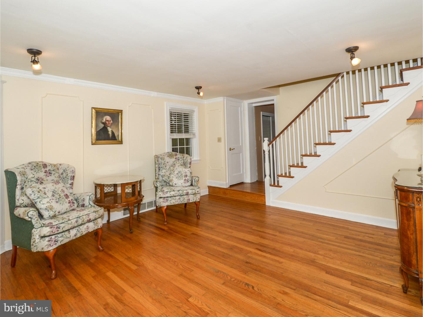 508 Drayton Road Oreland, PA 19075 - Photo 2 of 25 Living Room