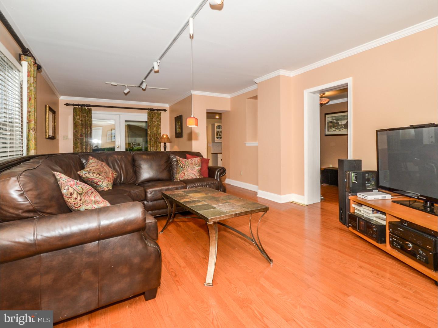 508 Drayton Road Oreland, PA 19075 - Photo 13 of 25 Family Room