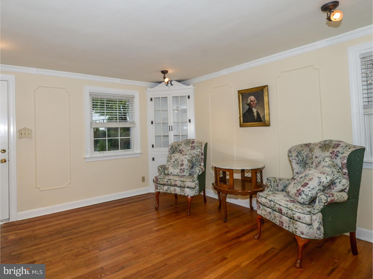 508 Drayton Road Oreland, PA 19075 - Photo 3 of 25 Living Room
