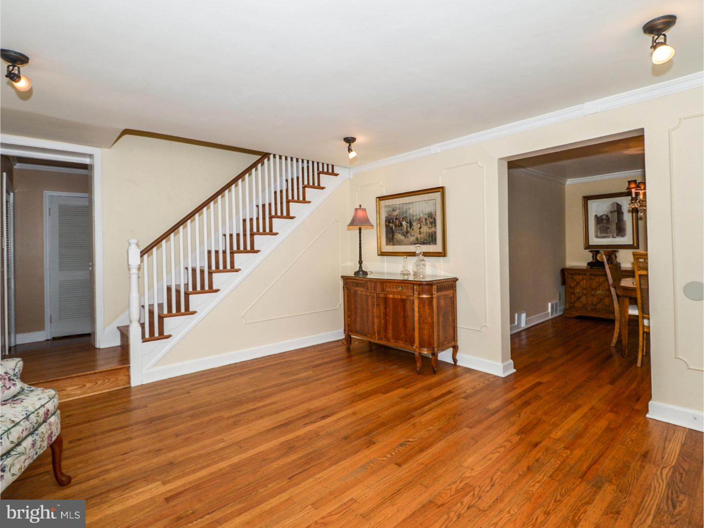 508 Drayton Road Oreland, PA 19075 - Photo 4 of 25 Living Room