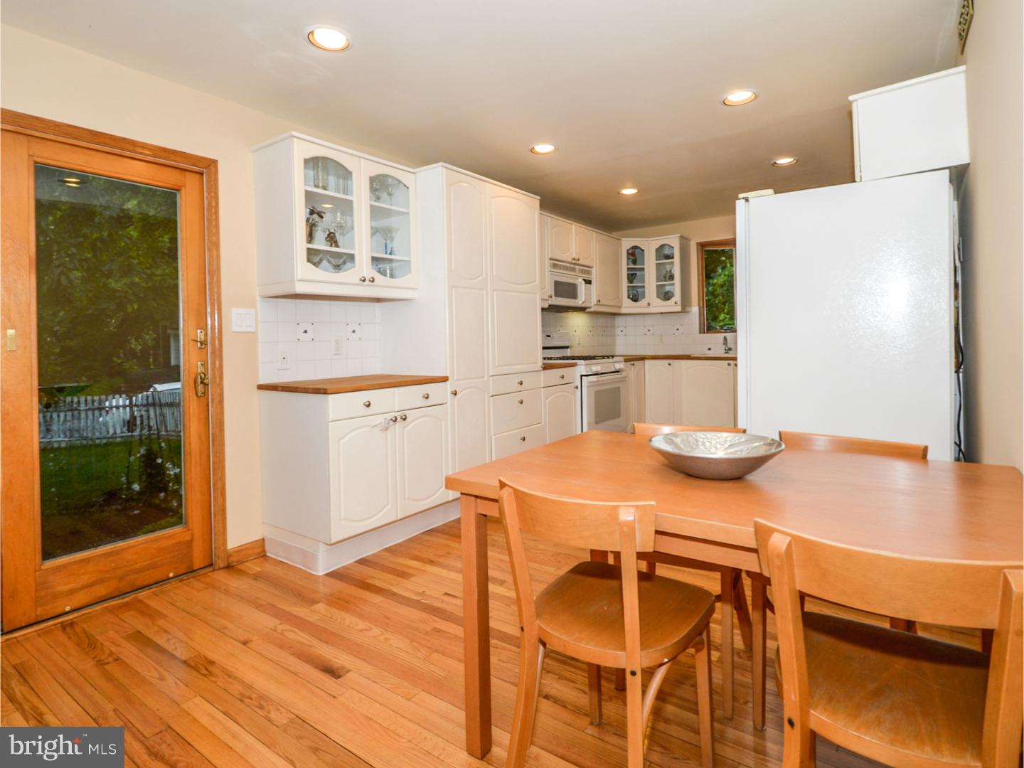 508 Drayton Road Oreland, PA 19075 - Photo 10 of 25 Kitchen
