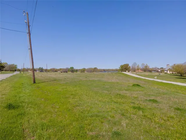 $119,000 | 2110 Lakeside Drive, Bonham, TX 75418