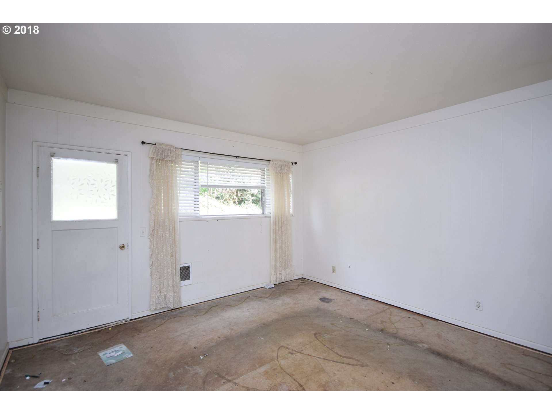 15860 South Neibur Road Oregon City, OR 97045 - Photo 9 of 13 Gallery Image 9
