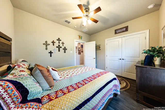 $435,500 | 200 South Calvin Barrett, Blanco, TX 78606