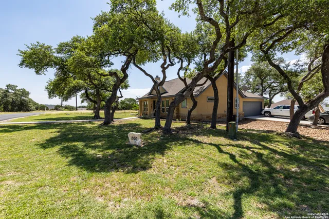 $435,500 | 200 South Calvin Barrett, Blanco, TX 78606