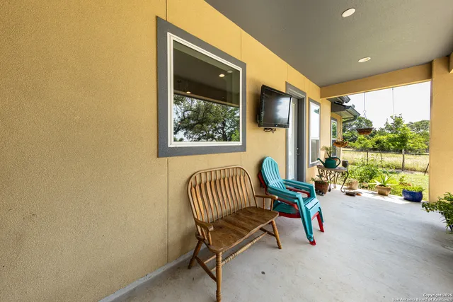 $435,500 | 200 South Calvin Barrett, Blanco, TX 78606