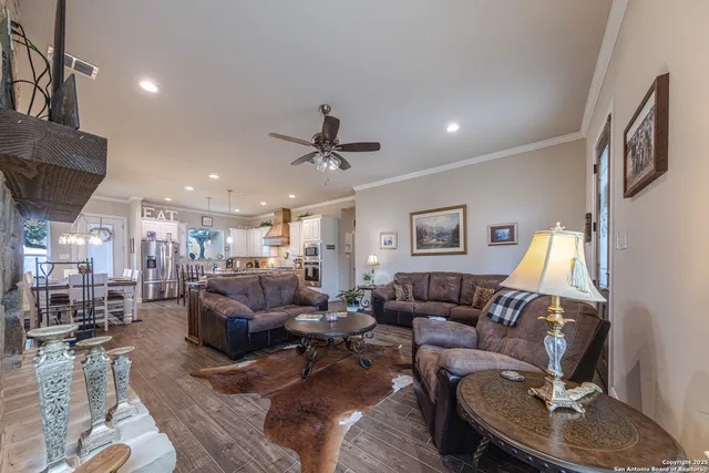 $435,500 | 200 South Calvin Barrett, Blanco, TX 78606