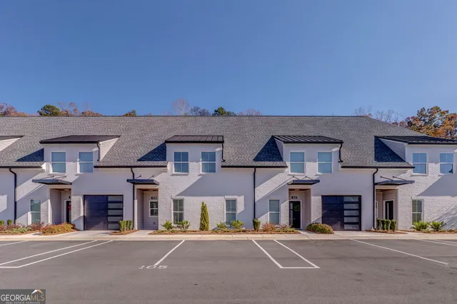 $2,400 | 109 Chateau Drive Southeast, Rome, GA 30161