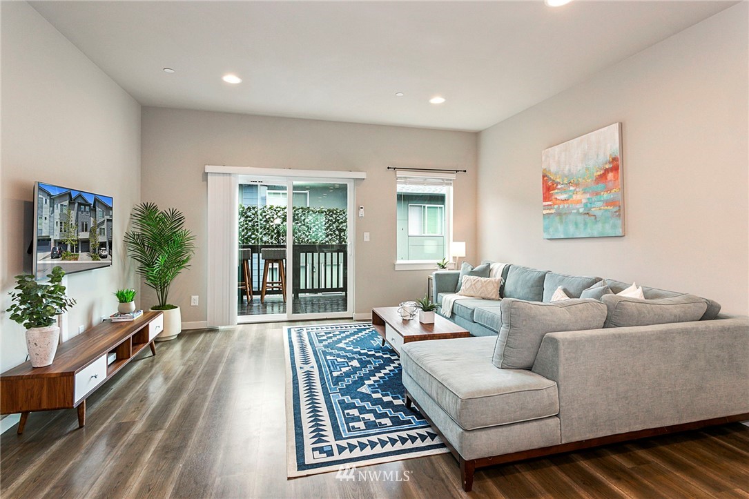 15720 Meadow Road, Unit D3 Lynnwood, WA 98087 - Photo 2 of 19