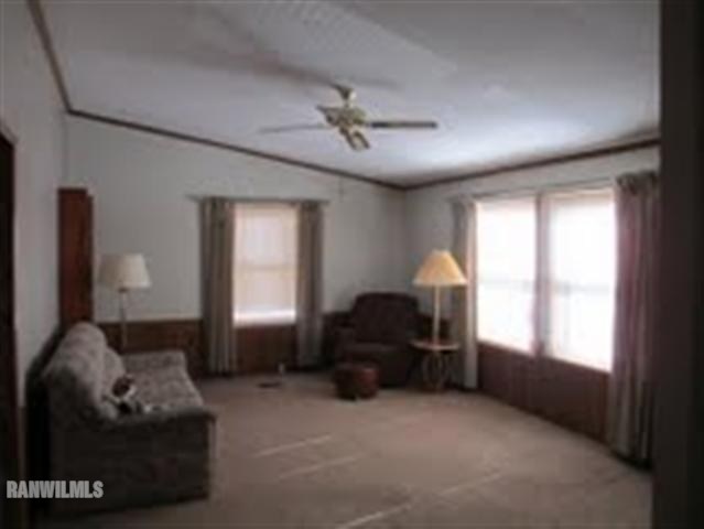 1807 West Fairview Road Freeport, IL 61032 - Photo 3 of 12 Gallery Image 3