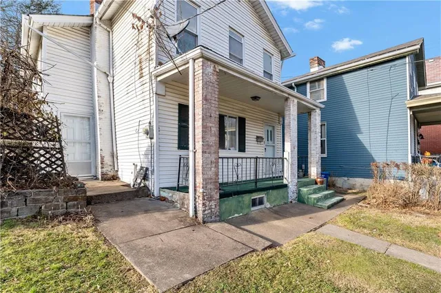 a view of front door and porch