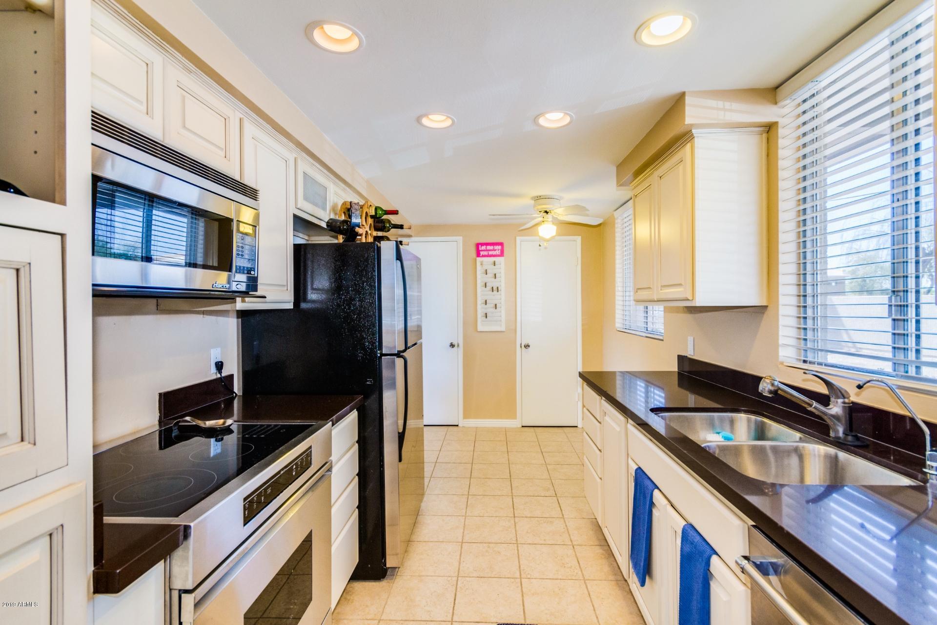 3270 East Camelback Road, Unit 111 Phoenix, AZ 85018 - Photo 8 of 16 Camelback (8)