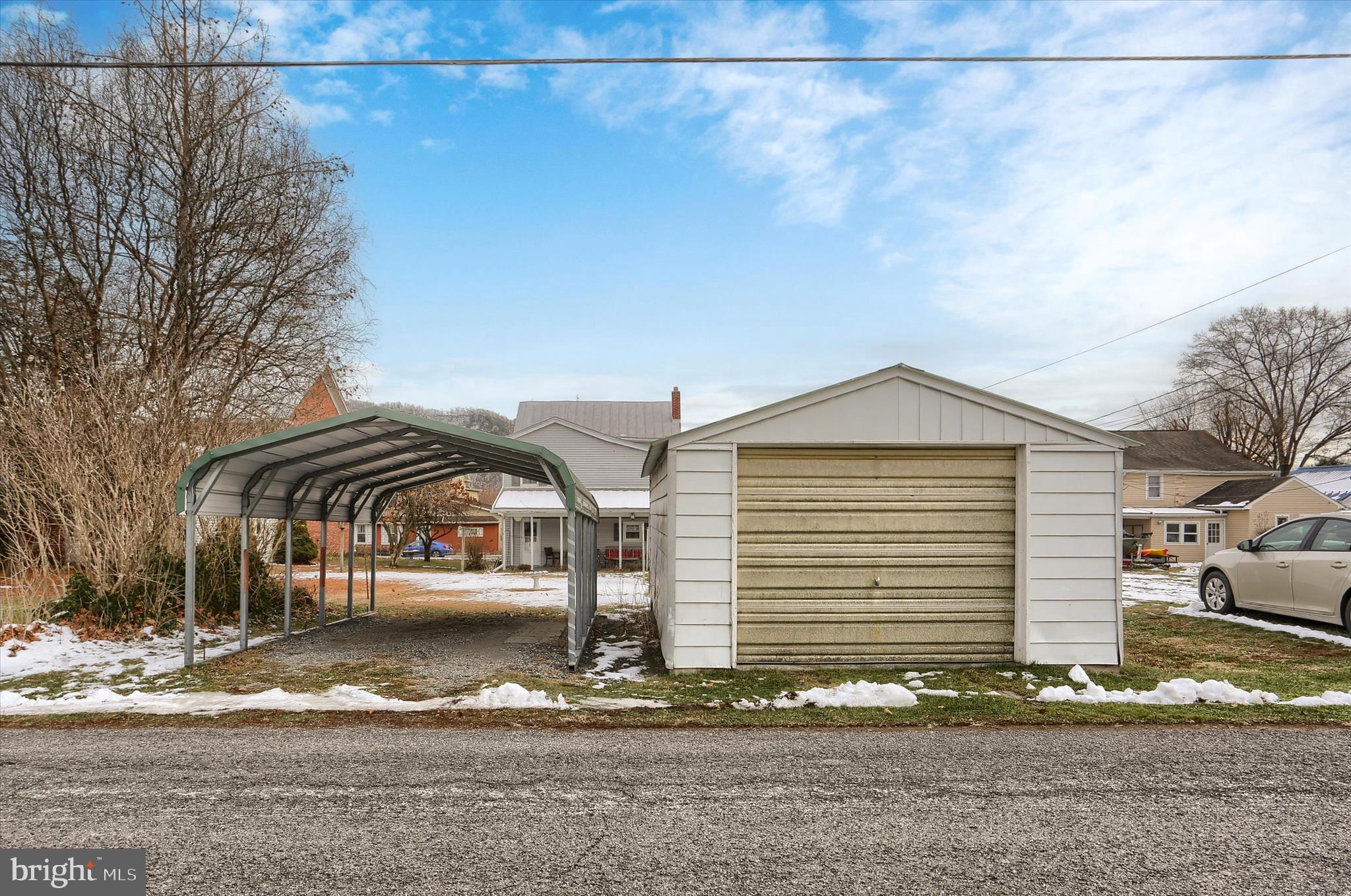 204 South Market Street Liverpool, PA 17045 - Photo 35 of 38 a front view of a house with a yard