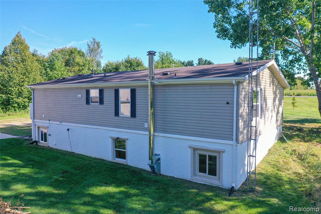 1883 North Branch Road North Branch, MI 48461 - Photo 28 of 42