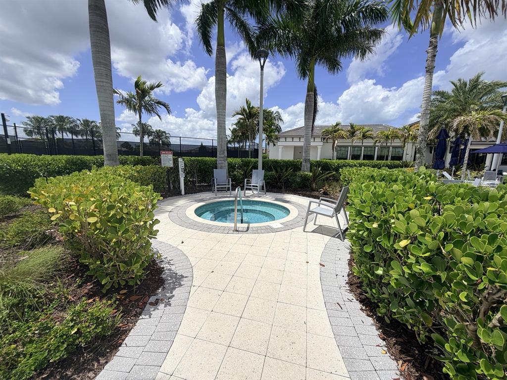 5738 Long Shore Loop Sarasota, FL 34238 - Photo 37 of 40