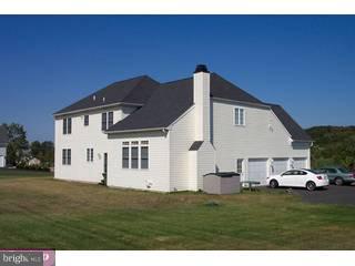 1995 Knight Road Green Lane, PA 18054 - Photo 2 of 6 Gallery Image 2