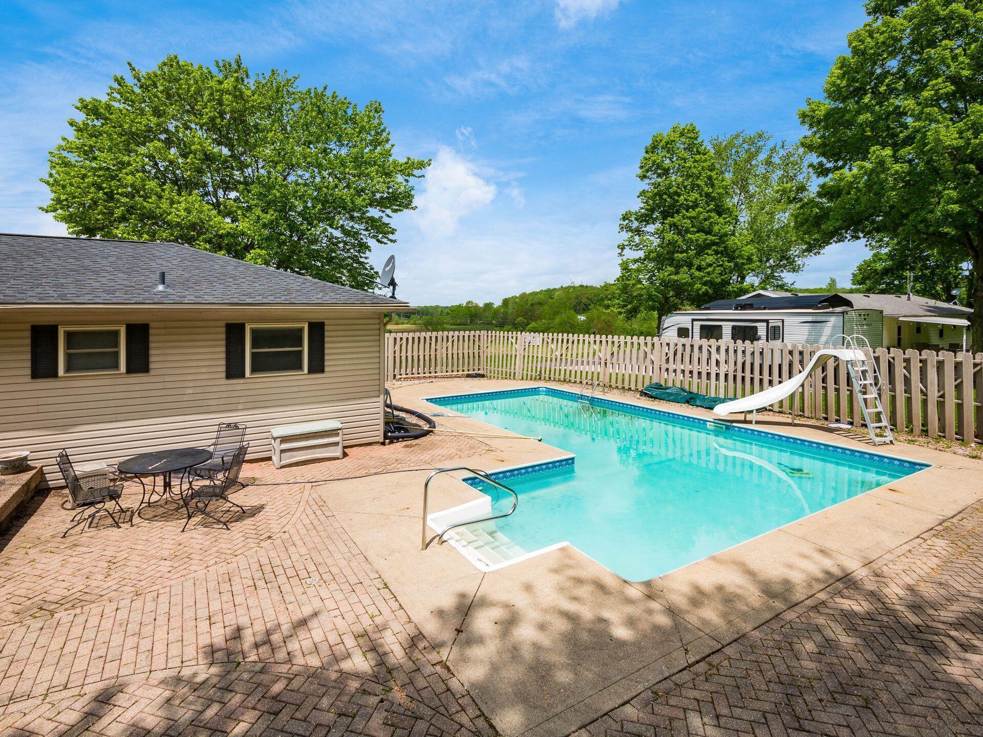 14288 Wooster Road Mount Vernon, OH 43050 - Photo 39 of 45 Patio