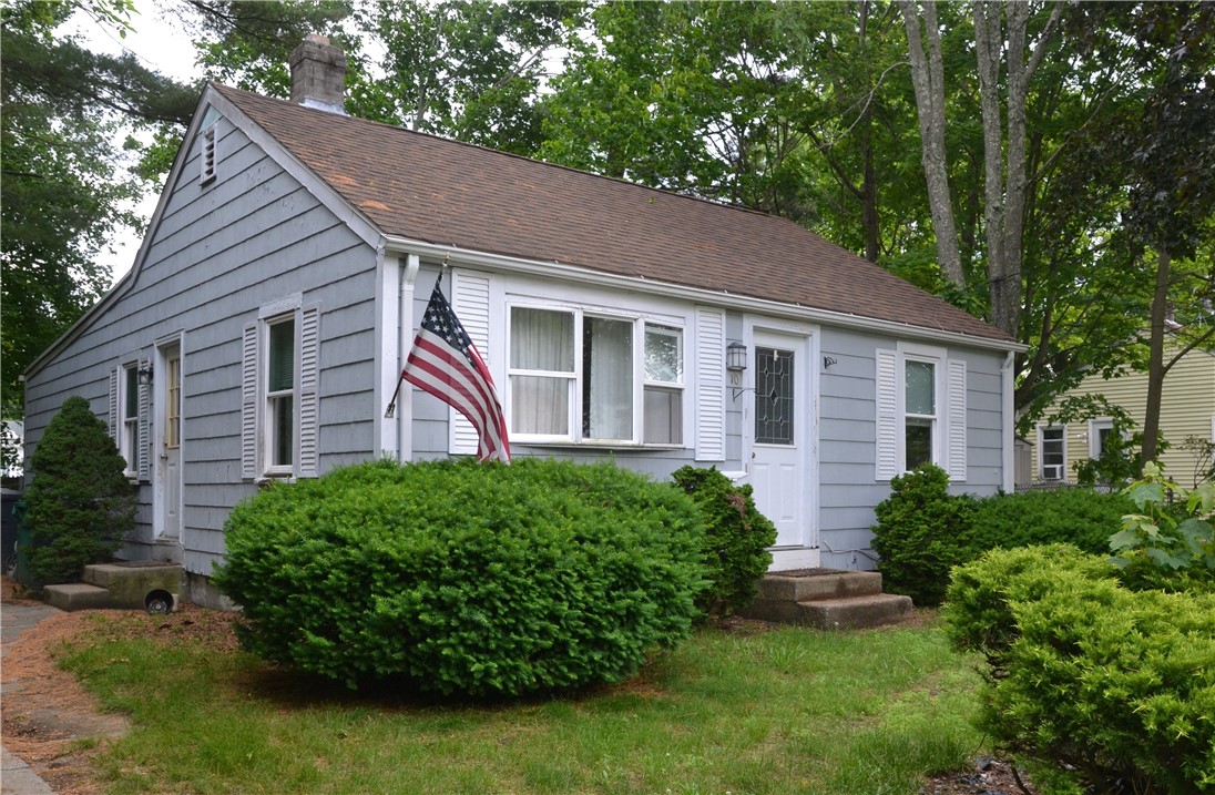 10 Largo Road Warwick, RI 02886 - Photo 2 of 13 Gallery Image 2