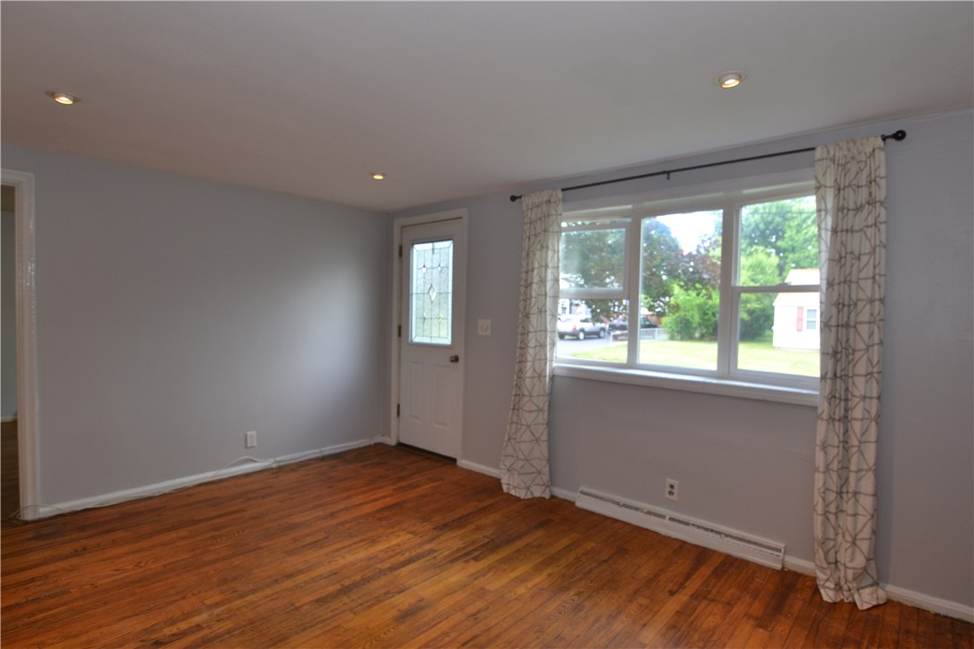 10 Largo Road Warwick, RI 02886 - Photo 8 of 13 Gallery Image 8