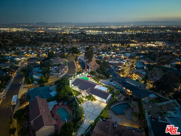 $1,399,000 | 8471 Vine Valley Drive, Sun Valley, CA 91352
