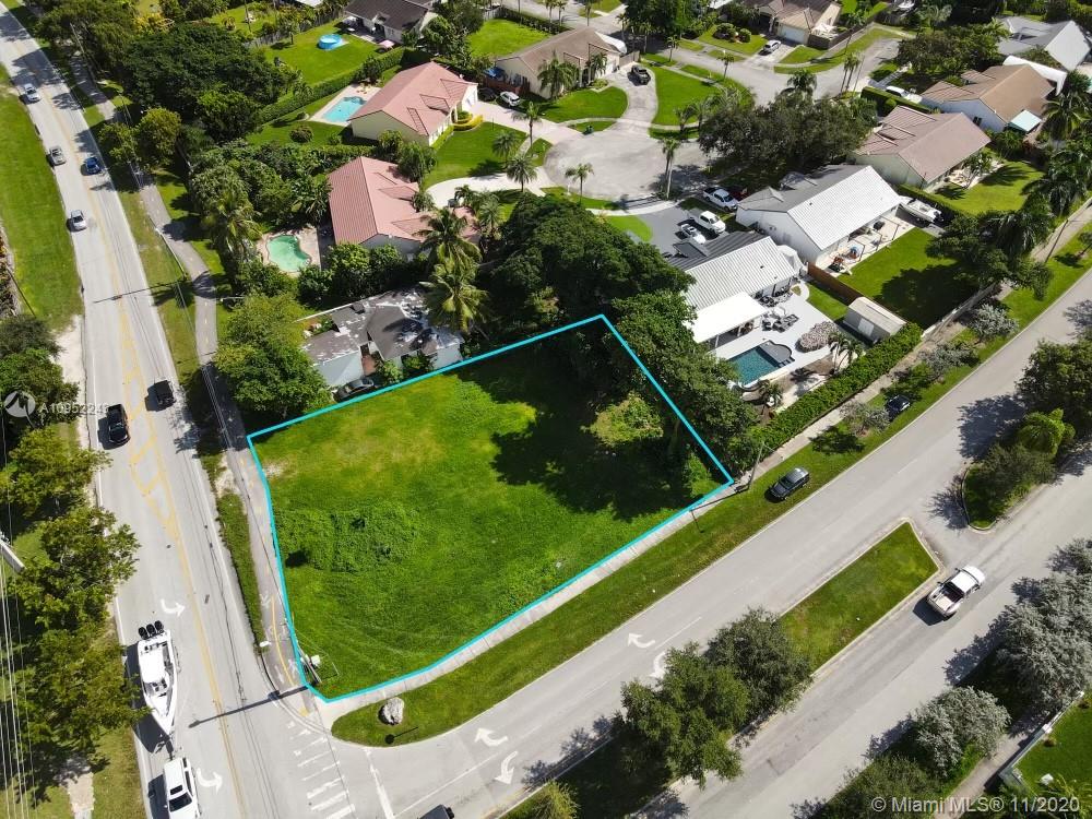 8500 Old Cutler Road, Unit 1 Miami, FL 33143 - Photo 4 of 6 an aerial view of a tennis ground and a building