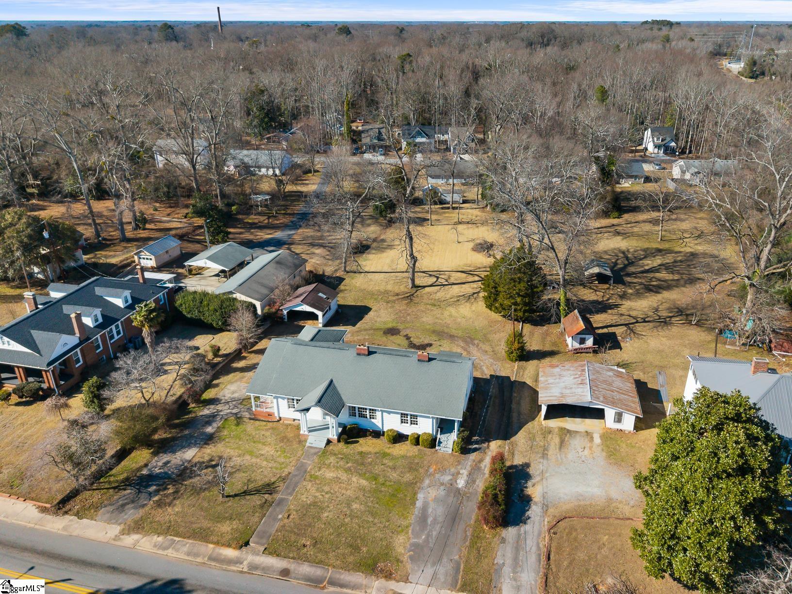 310 River Street Belton, SC 29627 - Photo 9 of 50