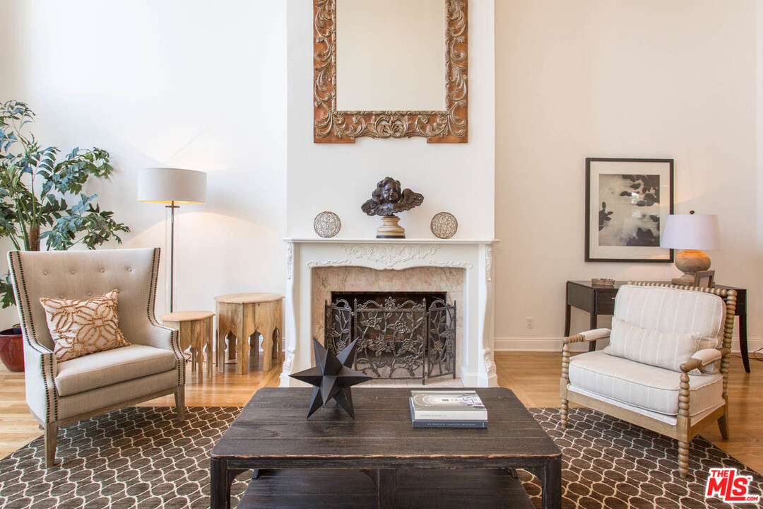 12366 Ridge Circle Los Angeles, CA 90049 - Photo 7 of 28