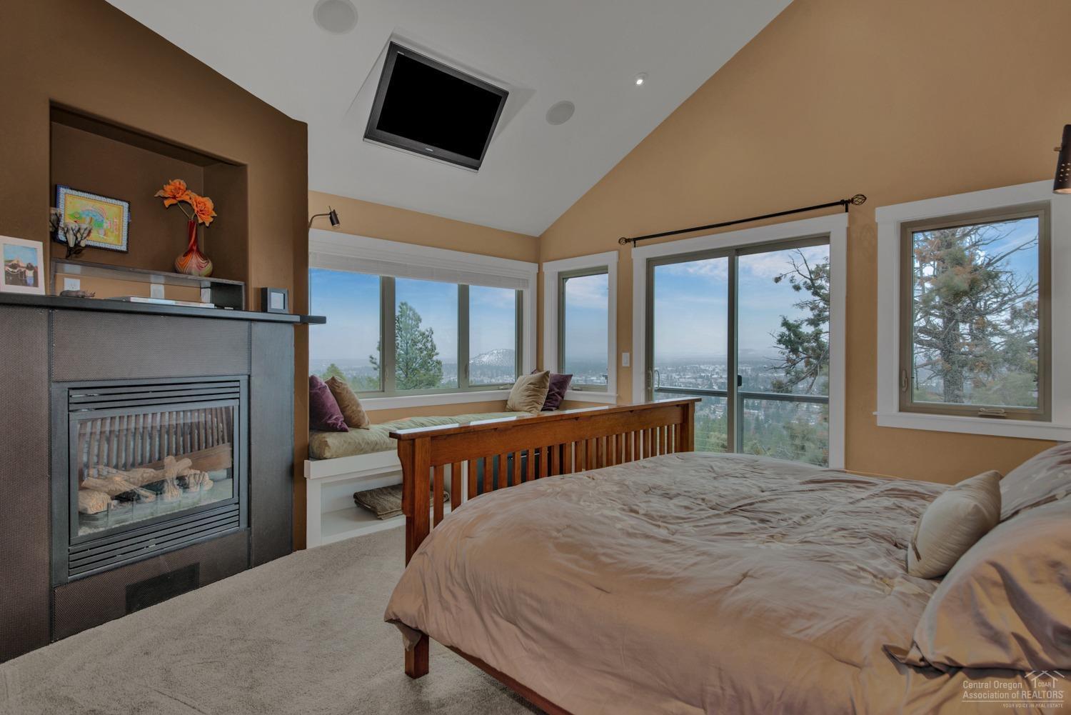 1765 Northwest Rimrock Drive Bend, OR 97703 - Photo 19 of 24 Master suite is exsquisite! Gas fireplac