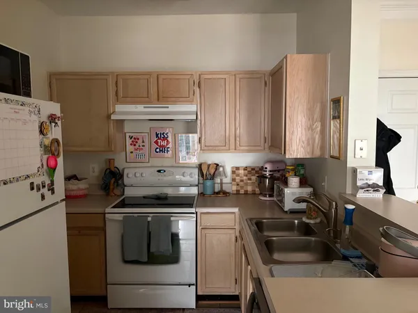 $1,950 | 1571 Spring Gate Dr., Unit 6311, McLean, VA 22102