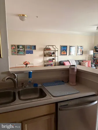 $1,950 | 1571 Spring Gate Dr., Unit 6311, McLean, VA 22102