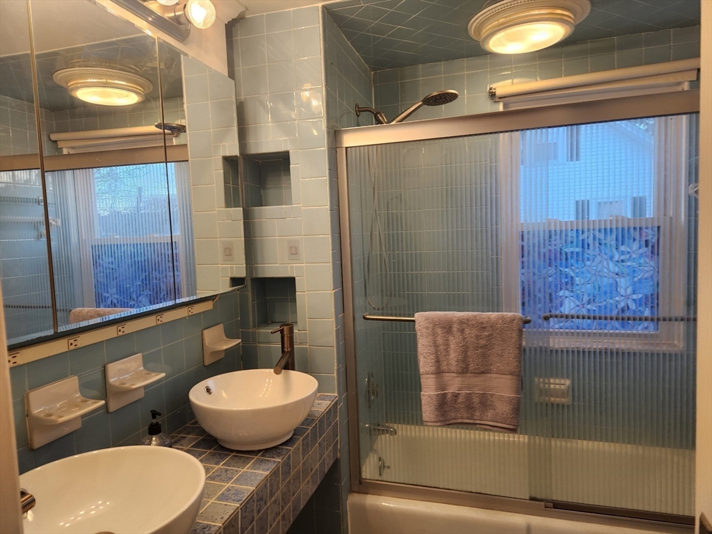 76 Edgemere Road Quincy, MA 02169 - Photo 12 of 18