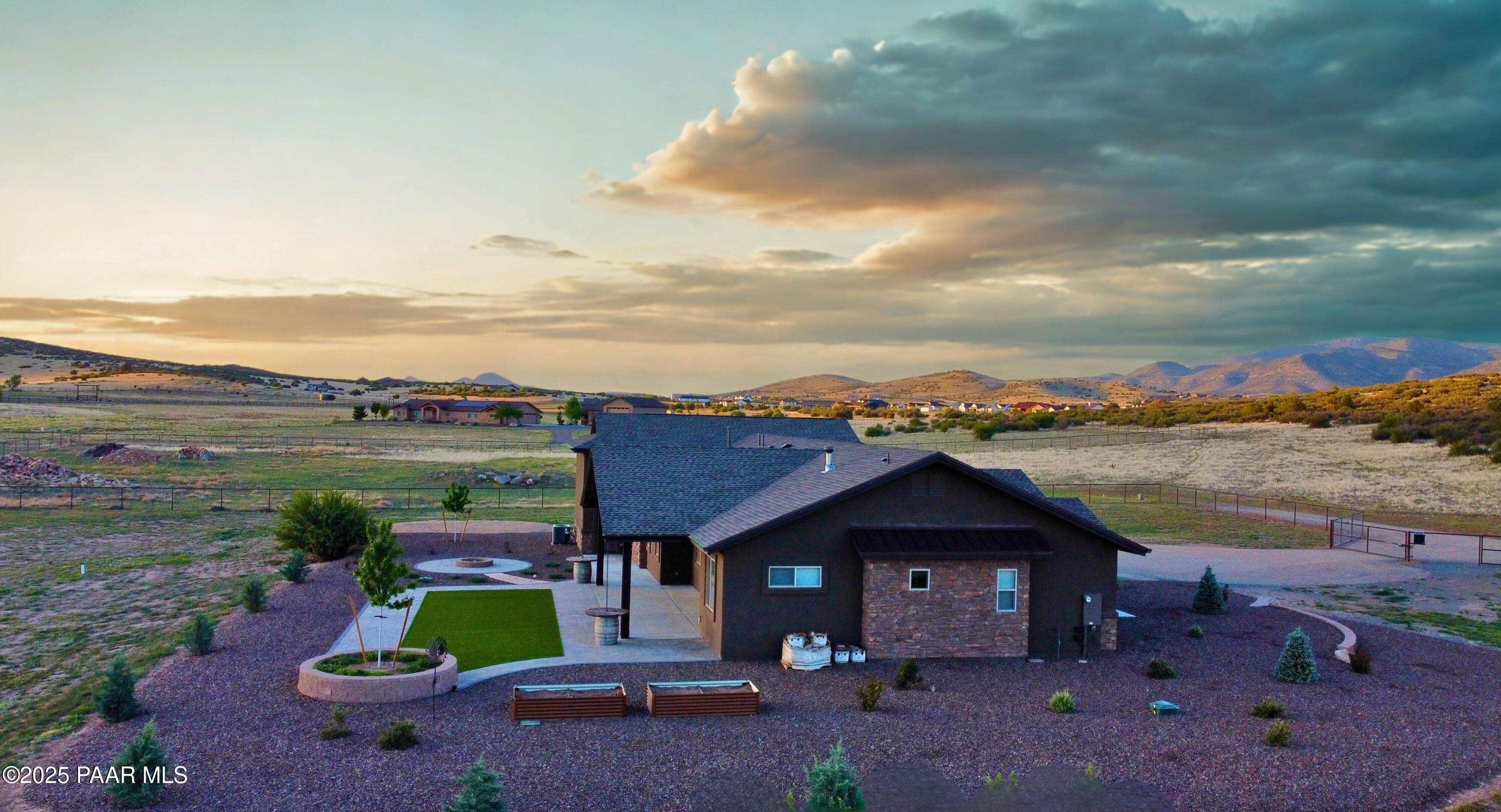 9192 North Doc Bar Road Prescott Valley, AZ 86315 - Photo 5 of 43 442c4eaa-c1ca-4cb4-bc6f-f33ed99dc06d.jpg