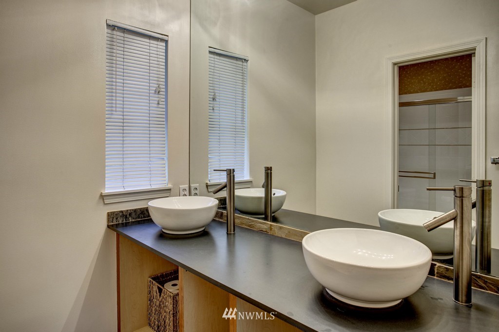 409 South 47th Street Renton, WA 98055 - Photo 11 of 15