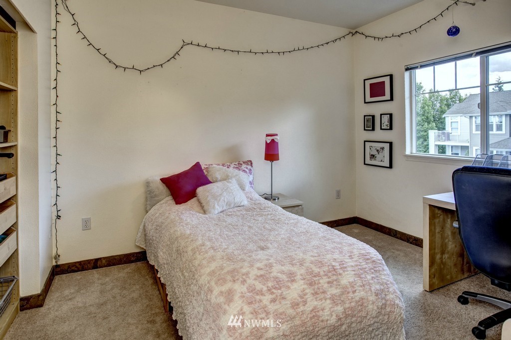 409 South 47th Street Renton, WA 98055 - Photo 12 of 15