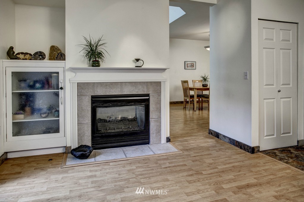 409 South 47th Street Renton, WA 98055 - Photo 5 of 15