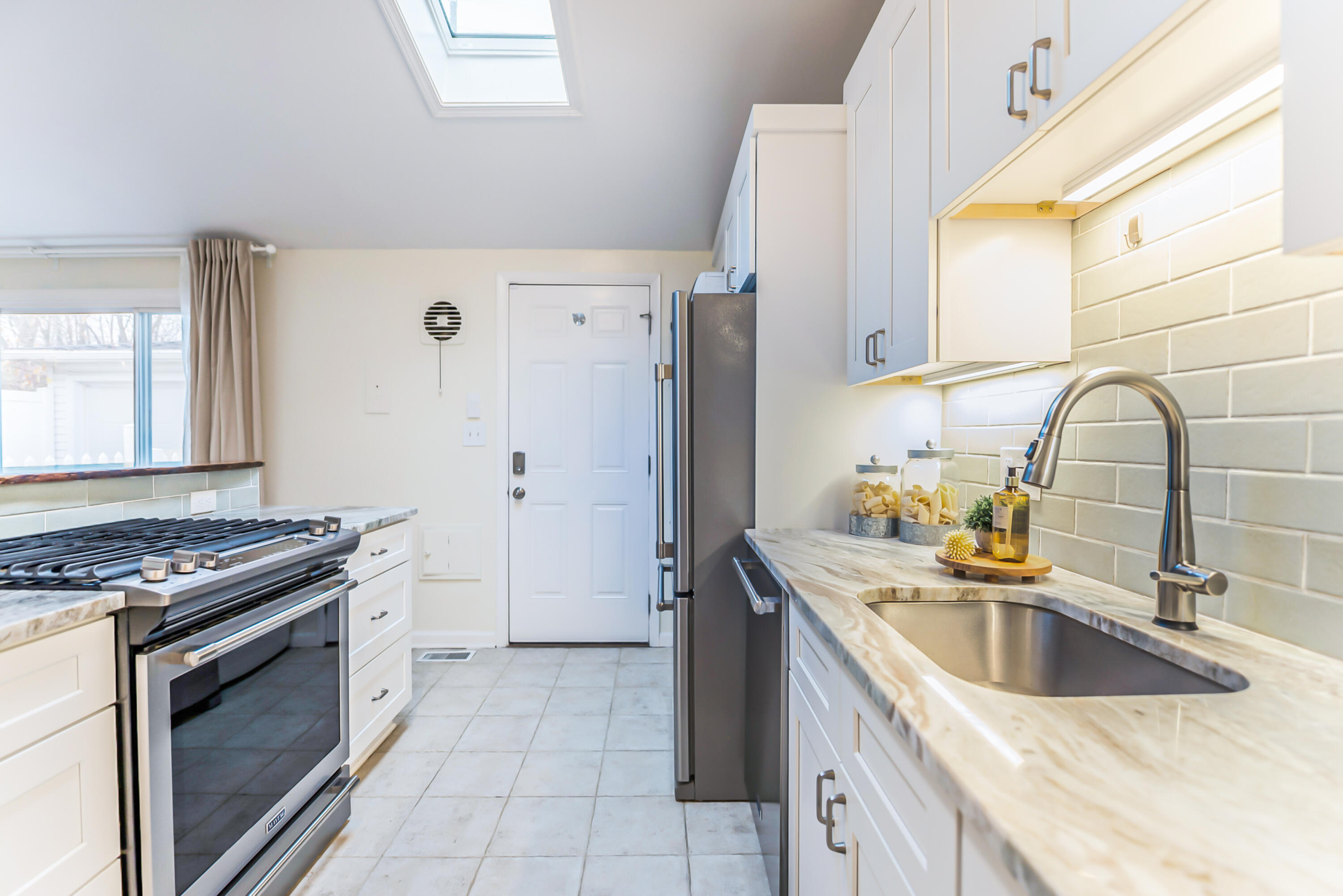 2831 Canterbury Road Ann Arbor, MI 48104 - Photo 11 of 27 Kitchen